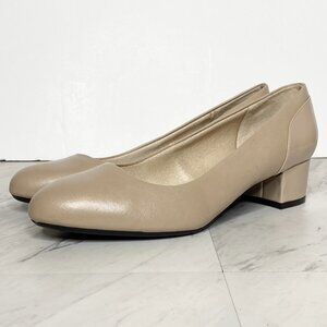 New! Life Stride Erica Heel